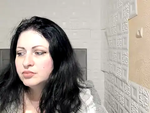 Lillian2 online show from 2, 3, 2025