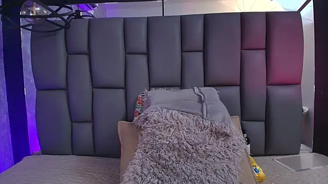  MiaBrown  online show from 18, 9, 2025