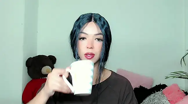 Tanedra collings online show from 5, 12, 2024