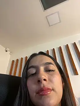 Nicollemays online show from 16, 2, 2025