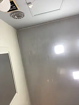 Nicollemays online show from 27, 2, 2025