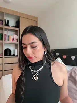 Nicollemays online show from 2, 12, 2025