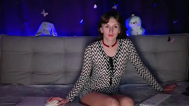 Snapshot of intolerable_girl chatting on 17, 11, 2025 intolerable girl online show from 17, 11, 2025