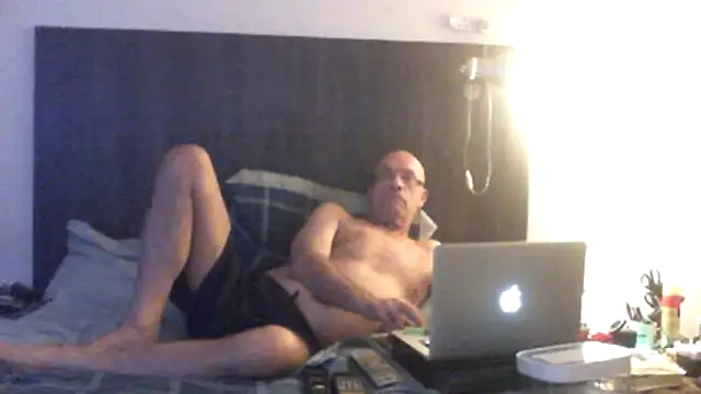 Snapshot of dazuk4513 chatting on 12, 7, 2026 dazuk4513 online show from 12, 7, 2026