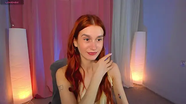 Snapshot of Sally_Biscuit chatting on 1, 2, 2025 Sally Biscuit online show from 1, 2, 2025