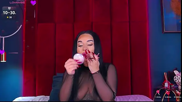 Snapshot of MadyLuxxx chatting on 22, 10, 2025 MadyLuxxx online show from 22, 10, 2025