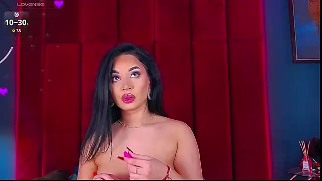 Snapshot of MadyLuxxx chatting on 24, 10, 2025 MadyLuxxx online show from 24, 10, 2025