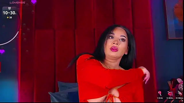 Snapshot of MadyLuxxx chatting on 28, 10, 2025 MadyLuxxx online show from 28, 10, 2025