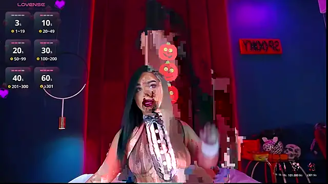 Snapshot of MadyLuxxx chatting on 30, 10, 2025 MadyLuxxx online show from 30, 10, 2025