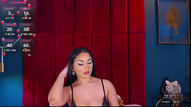 Snapshot of MadyLuxxx chatting on 20, 12, 2025 MadyLuxxx online show from 20, 12, 2025