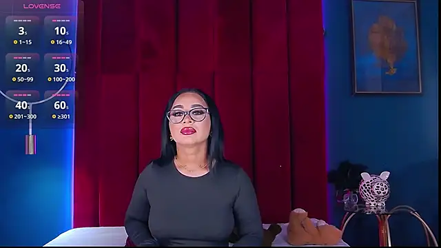 Snapshot of MadyLuxxx chatting on 13, 2, 2026 MadyLuxxx online show from 13, 2, 2026