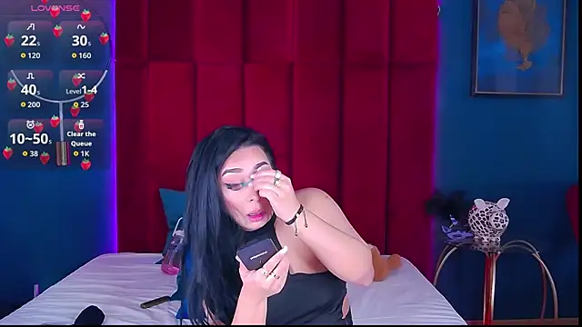 Snapshot of MadyLuxxx chatting on 9, 5, 2026 MadyLuxxx online show from 9, 5, 2026