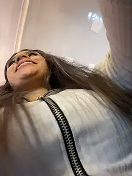 Tiffanysurez  online show from 13, 2, 2026