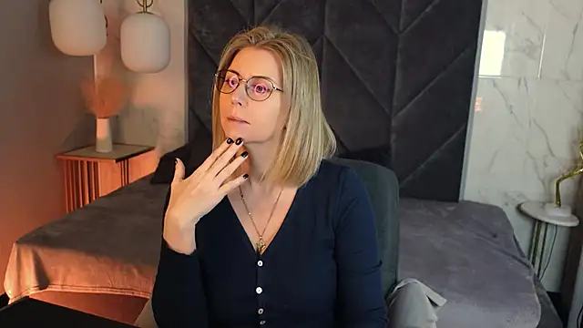 Annie Light online show from 23, 12, 2025