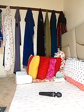 NicRaisaa online show from 18, 2, 2025