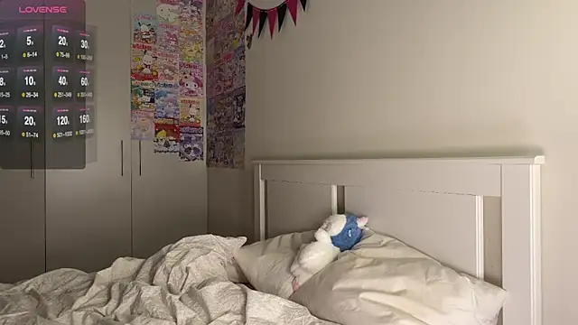 Snapshot of neon_demon chatting on 4, 4, 2026 neon demon online show from 4, 4, 2026