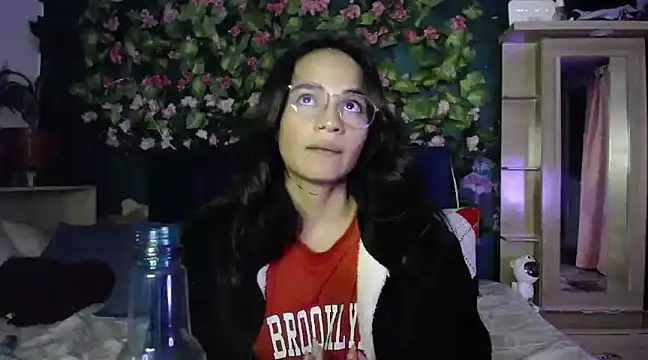 Snapshot of Samara_Beltran chatting on 1, 2, 2025 Samara Beltran online show from 1, 2, 2025