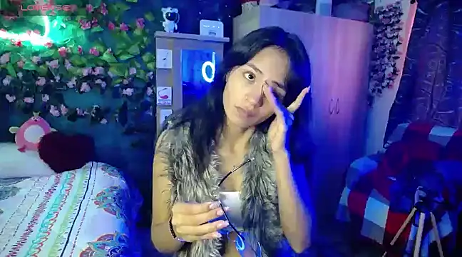 Snapshot of Samara_Beltran chatting on 13, 2, 2025 Samara Beltran online show from 13, 2, 2025