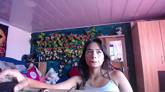 Snapshot of Samara_Beltran chatting on 21, 2, 2025 Samara Beltran online show from 21, 2, 2025