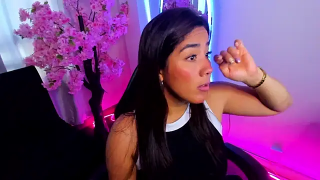 Snapshot of KAROLIVONNE chatting on 21, 7, 2026 KAROLIVONNE online show from 21, 7, 2026