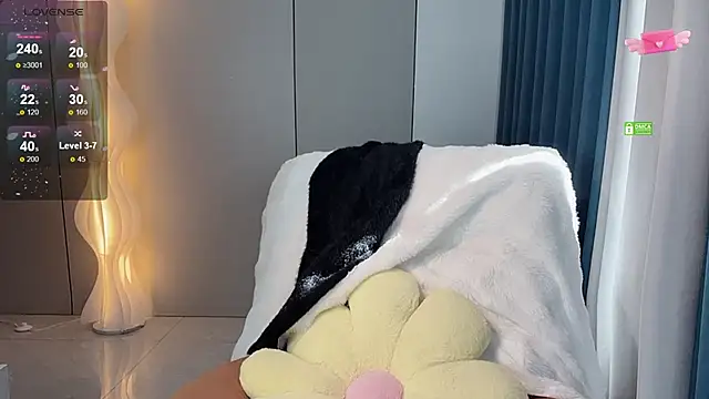 Snapshot of Mandy-- chatting on 28, 11, 2025 Mandy-- online show from 28, 11, 2025