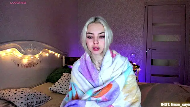 LillyMoure  online show from 14, 5, 2026