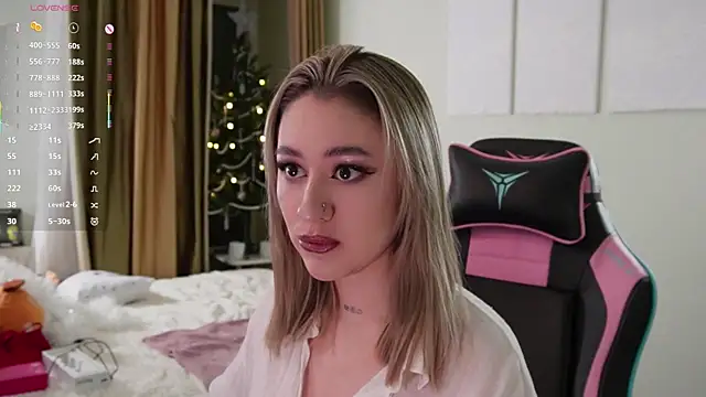 Snapshot of Fiona-Love chatting on 21, 12, 2025 Fiona-Love online show from 21, 12, 2025