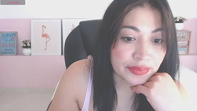 Snapshot of sophia_hadid chatting on 6, 11, 2025 sophia hadid online show from 6, 11, 2025