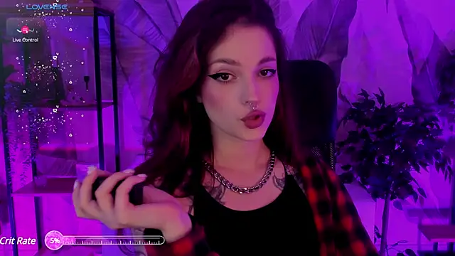 Snapshot of BratzieDarsie chatting on 28, 12, 2024 BratzieDarsie online show from 28, 12, 2024