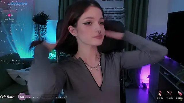 Snapshot of BratzieDarsie chatting on 9, 1, 2025 BratzieDarsie online show from 9, 1, 2025