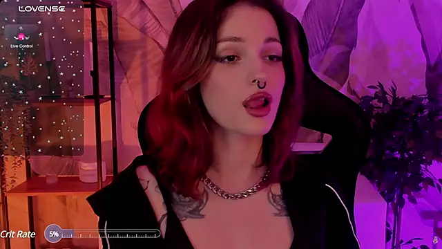 Snapshot of BratzieDarsie chatting on 1, 2, 2025 BratzieDarsie online show from 1, 2, 2025