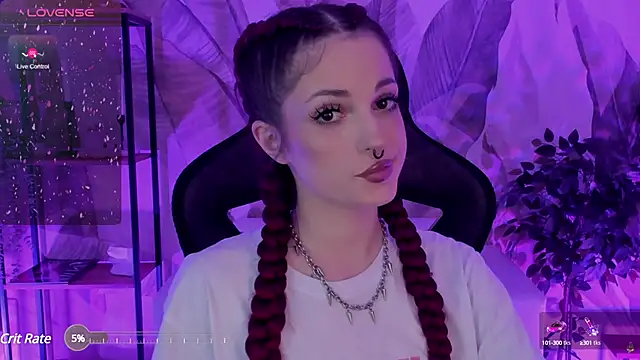 Snapshot of BratzieDarsie chatting on 1, 3, 2025 BratzieDarsie online show from 1, 3, 2025