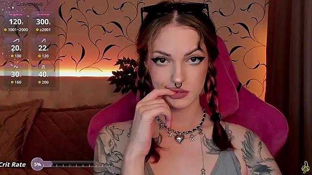 Snapshot of BratzieDarsie chatting on 4, 10, 2025 BratzieDarsie online show from 4, 10, 2025