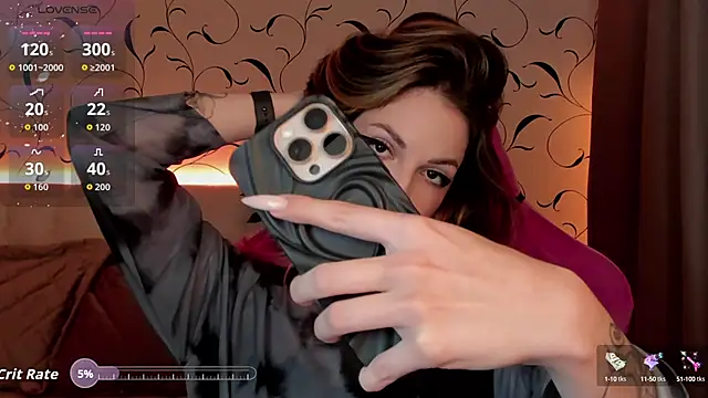 Snapshot of BratzieDarsie chatting on 6, 10, 2025 BratzieDarsie online show from 6, 10, 2025