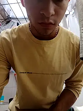 Snapshot of Emir_Hassam chatting on 24, 12, 2024 Emir Hassam online show from 24, 12, 2024