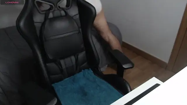 cutehairymacho online show from 2, 12, 2024