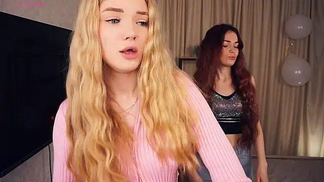 Snapshot of EllenReeves chatting on 15, 2, 2025 EllenReeves online show from 15, 2, 2025