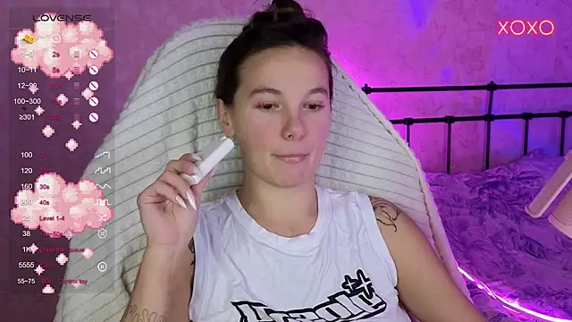 lil luna x online show from 12, 10, 2025