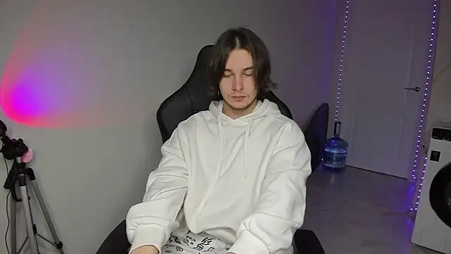 Vincent Strong online show from 10, 12, 2024