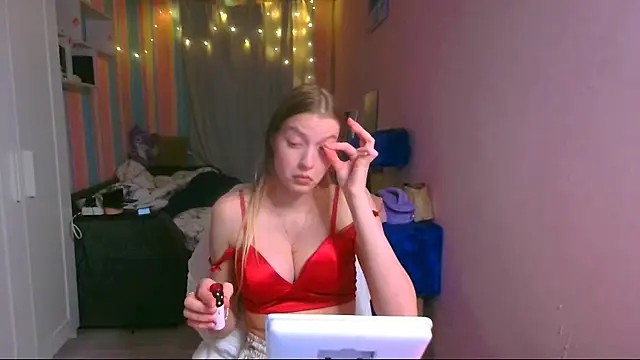   Aphrodita  wow   online show from 10, 12, 2024