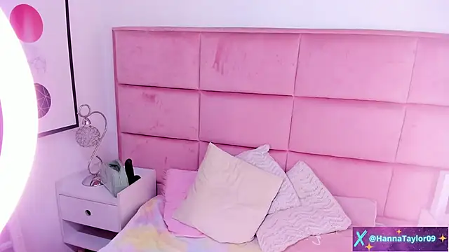 HannaTaylor online show from 10, 12, 2024