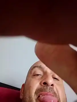 Snapshot of AzOZx9 chatting on 18, 9, 2025 AzOZx9 online show from 18, 9, 2025