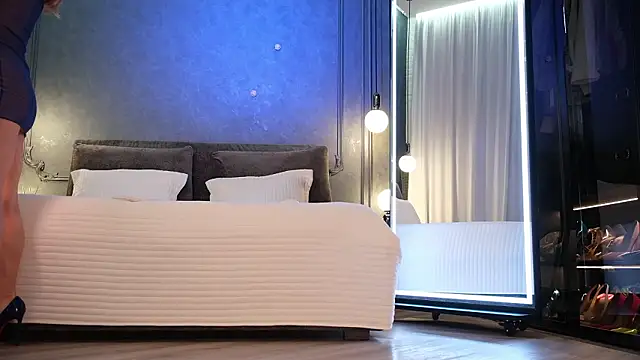 Rikka Moore online show from 7, 3, 2026