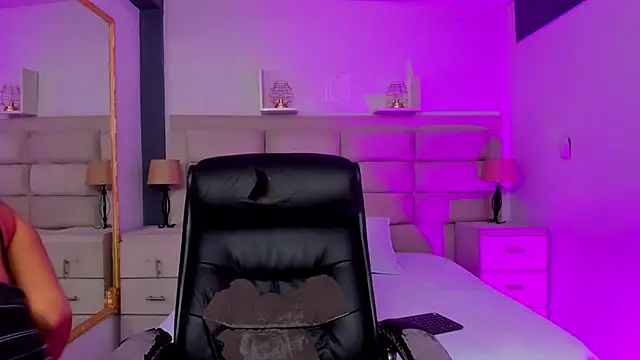 CinthiaCollins online show from 15, 11, 2025