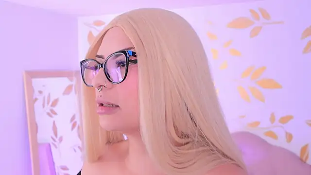 Misselektra   online show from 17, 11, 2025