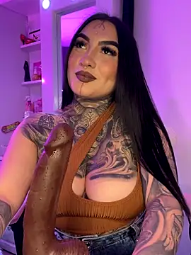 CloeeBeckam online show from 2, 12, 2025