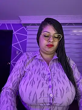 Snapshot of MiiaaJoness chatting on 20, 10, 2025 MiiaaJoness online show from 20, 10, 2025