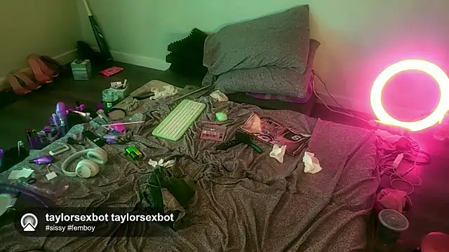 Snapshot of Taylorsexbot chatting on 15, 5, 2026 Taylorsexbot online show from 15, 5, 2026