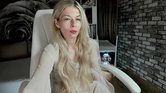 Snapshot of Eva_Melow chatting on 28, 5, 2026 Eva Melow online show from 28, 5, 2026