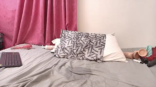 julia sweet 1 online show from 18, 1, 2026